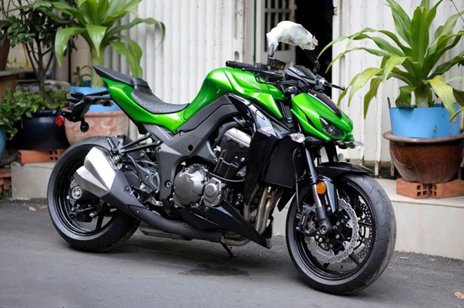 Xe mô tô phân khối lớn Kawasaki Z1000 