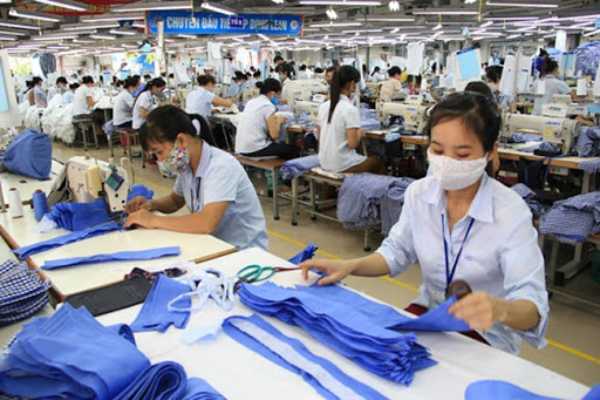Việt Nam lọt top tăng trưởng tốt nhất năm qua lời của báo Pháp