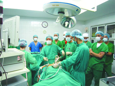 Phương pháp phẫu thuật nội soi cắt các khối u tuyến tụy